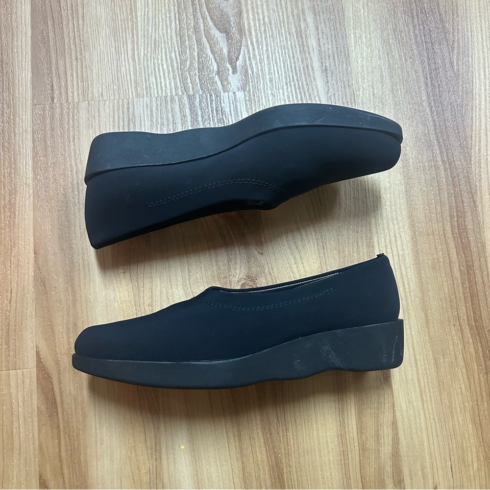 🆕️Stuart Weitzman Women's Size 5 Black Slip-On Shoes